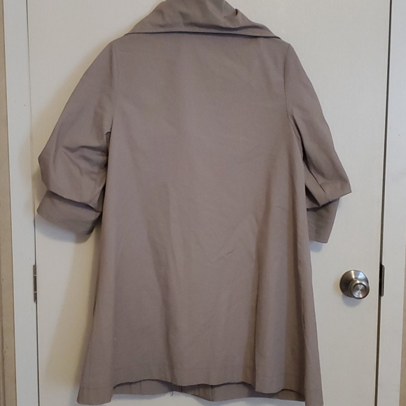 Coat - Picture 4 of 4